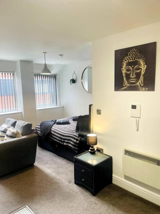 #215 1 Bed Serviced Apartment Derby Exterior photo